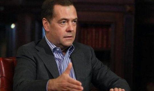 Medvedev Fransa barədə: “Düşmənə qarşı bütün üsullar keçərlidir” - FOTO