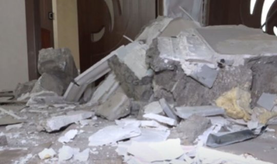 Bakıda yaşayış evi çökdü: Sakinlər sığınacaq tələb edirlər - VİDEO