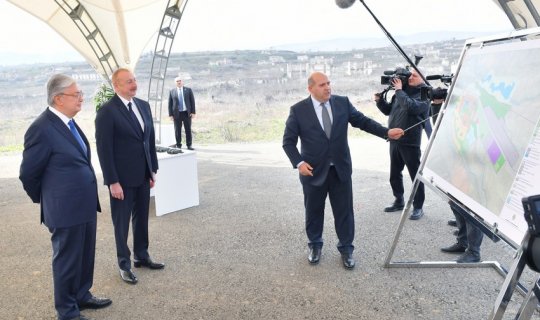 Tokayev Füzulinin Baş planı ilə tanış oldu - YENİLƏNİB