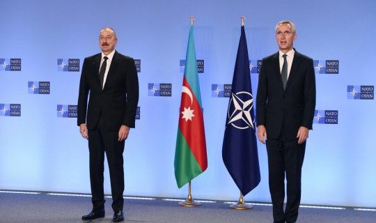 Azərbaycan Prezidentinin NATO Baş katibi ilə təkbətək görüşü başlayıb
