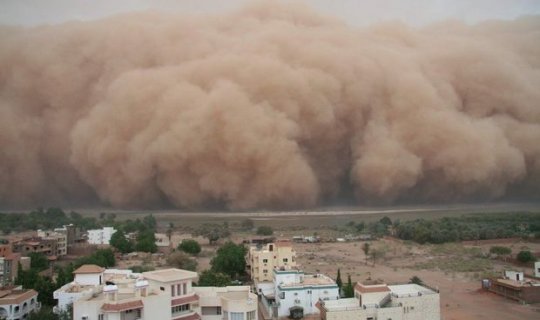 Güclü külək Sahara qumunu Almaniyaya gətirdi