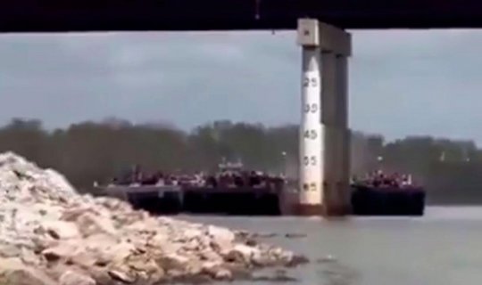 ABŞ-da daha bir yük gəmisi körpüyə çırpıldı - VİDEO