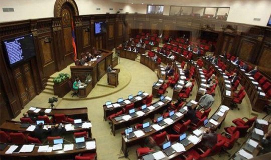 Ermənistan parlamentində Azərbaycanla bağlı qapalı iclas: Deputatların telefonları alındı - YENİLƏNİB