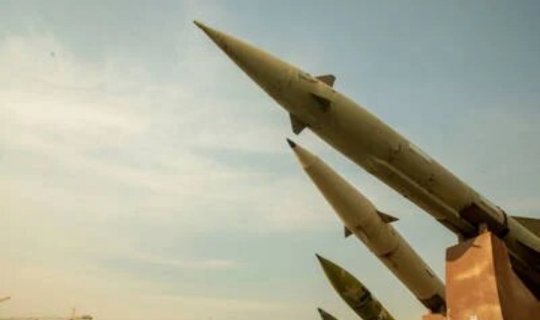 İran İsrailə ballistik raketlər atıb