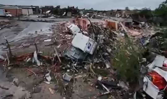 Tornado Amerika şəhərini yox etdi - VİDEO