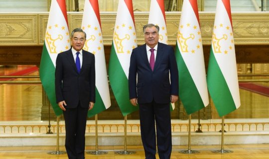 Çin Tacikistan iqtisadiyyatında mövqeyini gücləndirir