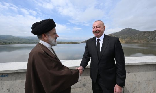 İlham Əliyev sərhəddə İran prezidenti ilə görüşdü - FOTOLAR