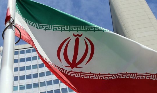 Bakıda İran bayrağı endirildi - FOTO
