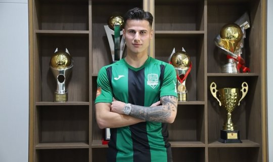 Azərbaycanlı futbolçu Albaniya klubuna transfer olunub