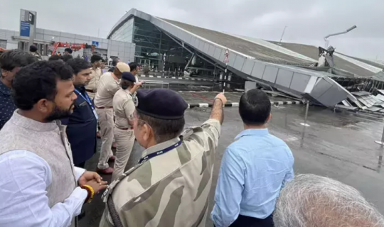 Hindistanda hava limanının damı uçdu: ölən və yarlananlar var - VİDEO