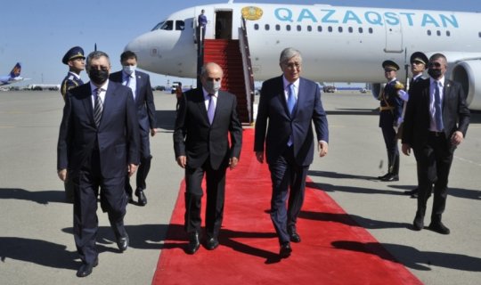 Qazaxıstan Prezidenti Azərbaycana səfərə gəlib