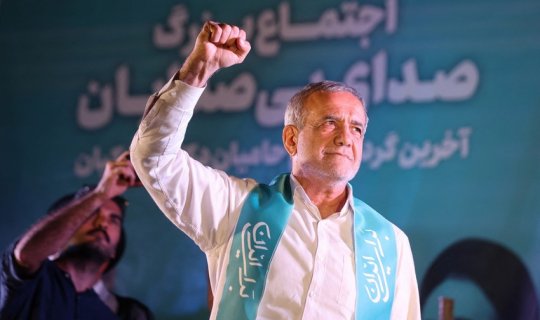 Azərbaycanlı İranın yeni prezidenti oldu