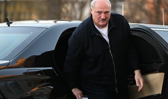 Lukaşenko Ukrayna ilə sərhədə getdi