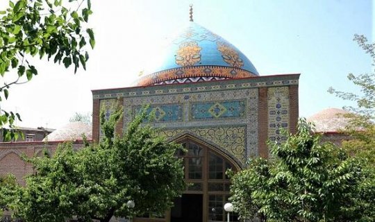 İranlı müşavirdən tarixi saxtakarlıq: İrəvandakı məscidi "mənimsədi"