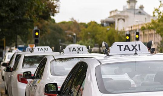 Taksi sürücülərini çətin sınaq gözləyir: Yeni iş təklifinə razı olacaqlarmı?