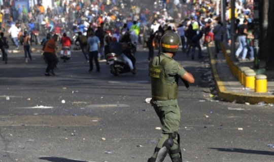 Venesuelada etirazlar zamanı təxminən 750 nəfər saxlanılıb