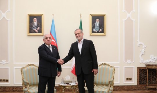 Əli Əsədov Tehranda İran Prezidenti ilə görüşüb