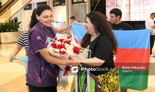 Ölkəmizi iki canla təmsil edən Yaylagül Ramazanova vətənə qayıdıb - FOTO