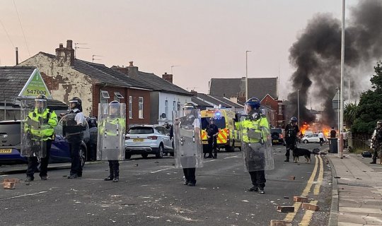 Britaniyada iğtişaşlar zamanı 90-dan çox insan həbs edilib