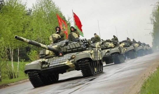 Belarus tankları Ukrayna sərhədinə göndərir