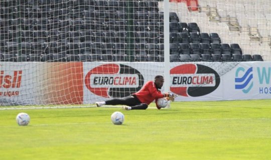 "Qəbələ" klubu futbolçusu ilə yollarını ayırıb