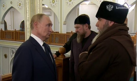 Putin Çeçenistanın fəxri vətəndaşı oldu