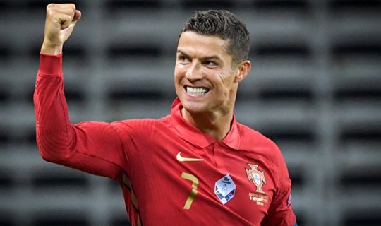 UEFA-dan Ronaldoya xüsusi mükafat