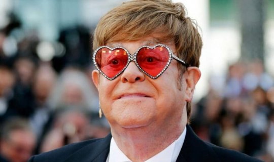 Elton Con qismən kor olub - Özü açıqladı