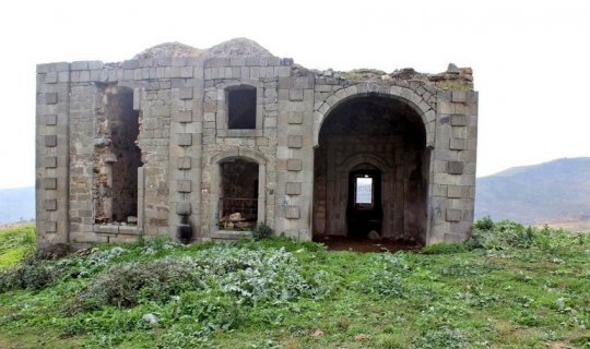 Füzulidəki Qoçəhmədli məscidinin bərpasına başlanılır