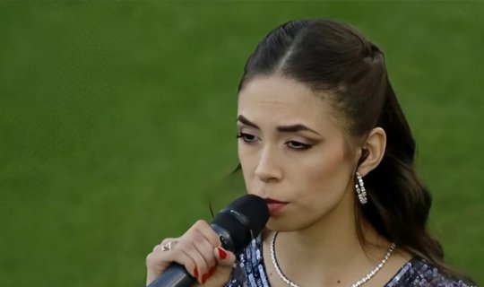 Slovakiyada Azərbaycan himnini oxuyan qadın kimdir? - VİDEO