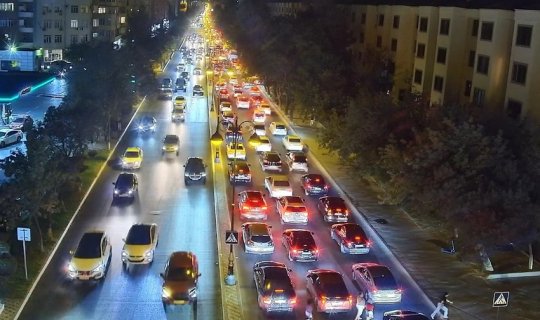 Bakıda qəza bu yolda sıxlıq yaradıb