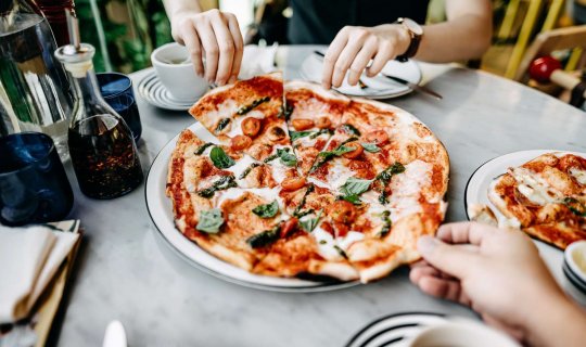 Azərbaycanda da restoranları olan məşhur pizza şəbəkəsi müflis oldu - FOTO