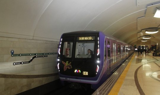 Bakı metrosunda yubanma yaranıb