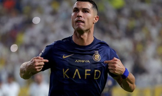 Ronaldu futbol tarixində növbəti ilki reallaşdıra bilər