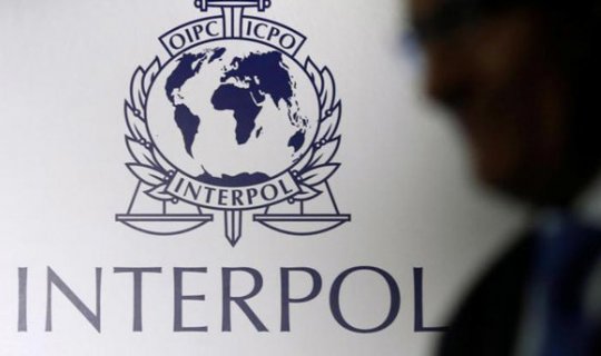 Ad günündə oğurluq edib, Rusiyaya qaçdı, interpol saxladı