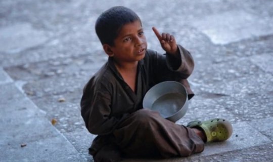 Qonşusunun yetim uşağını döyə-döyə diləndirdi: Bakıda görünməmiş VƏHŞİLİK