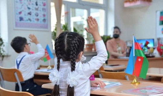 Bakıda şagirdlərə görün nə satırlar - EHTİYATLI OLUN!