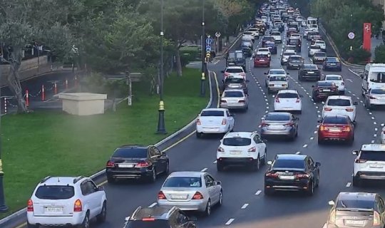 Bakıda tıxac olan yollar açıqlanıb - SİYAHI