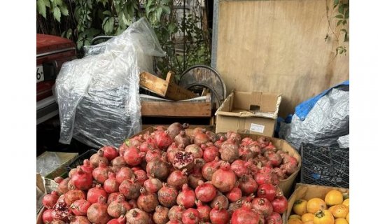 İrəvanda qalmaqal: Şəhərin mərkəzində Qarabağ narı satılır - FOTO