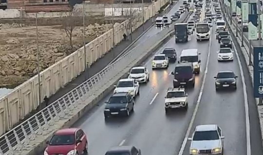 Bakıda tıxac olan yollar açıqlanıb - SİYAHI