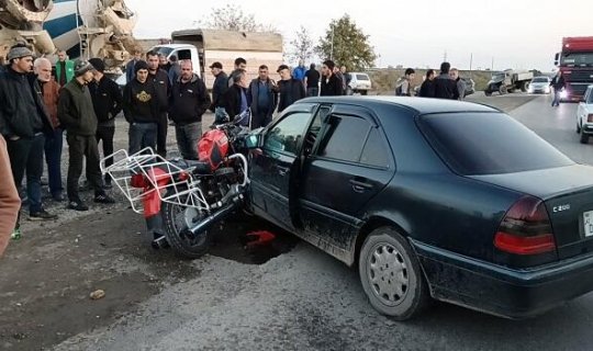 Motosiklet "Mersedes"lə toqquşdu: Ata və oğul öldü