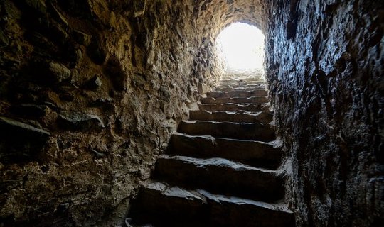 Bağ evi aldılar: Həyətdə bunker tapıldı