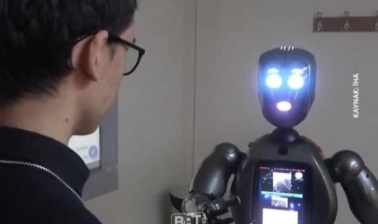 Türkiyədə robot müəllim oldu - Şagirdlərə belə dərs keçir - VİDEO