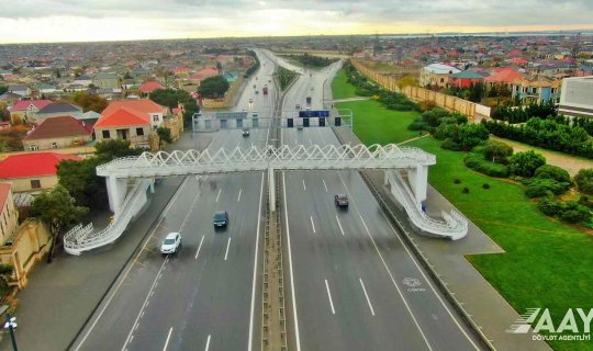 Aeroport yolunda yeni piyada keçidi - Fotolar