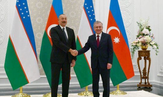 Şavkat Mirziyoyev Prezident İlham Əliyevi təbrik edib