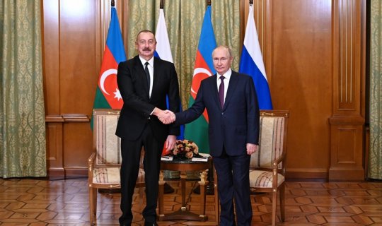 Vladimir Putin İlham Əliyevi təbrik edib