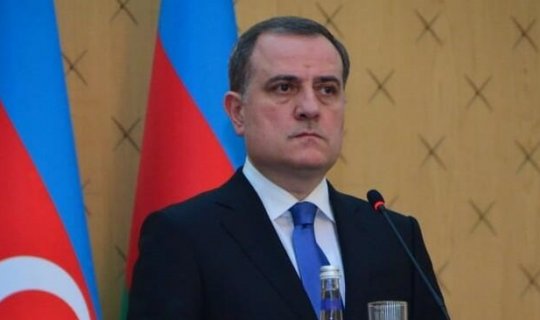 Ceyhun Bayramov qazaxıstanlı həmkarı ilə təyyarə qəzasının səbəblərinin araşdırılmasını müzakirə edib