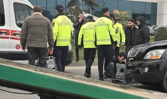 Bakıda "Cip" aşdı - Heydər Əliyev prospektində köməkçi yol bağlandı - FOTO