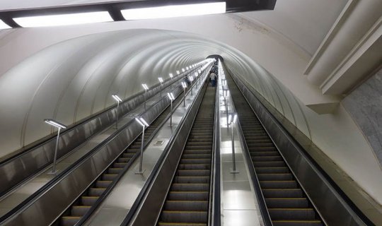 "Bakı Metropoliteni" "Xətai”də sərnişinin eskalatorun dayandırılmasının səbəblərini araşdırır