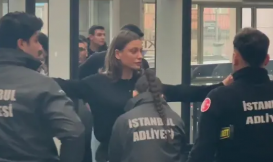 Serenay Sarıkaya ağlayaraq görün nə dedi 